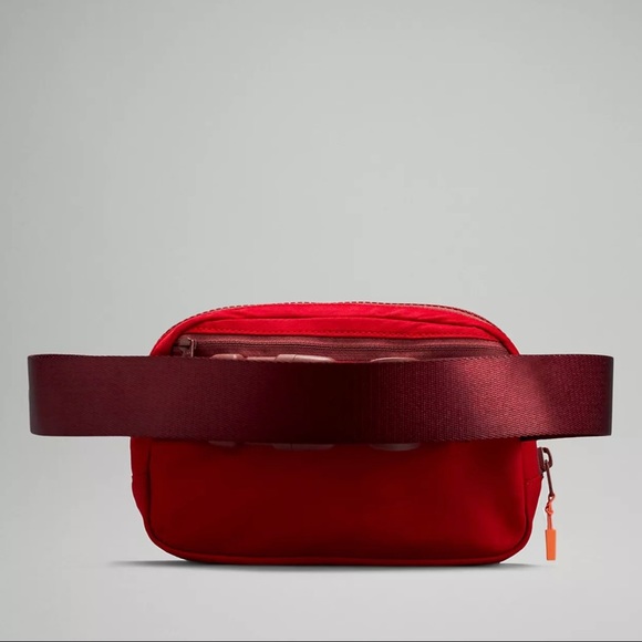 NWT LULULEMON LUNAR NEW YEAR Everywhere Belt Bag - Picture 2 of 5